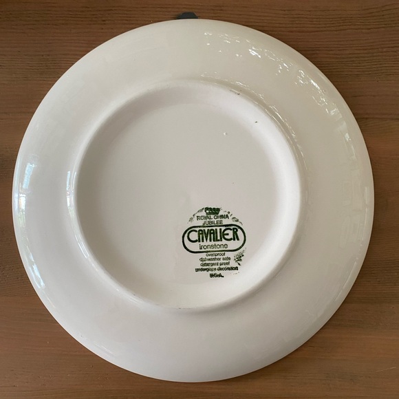 Royal China ‘Jubilee’ Cavalier Ironstone vintage dinner plates - Picture 4 of 5